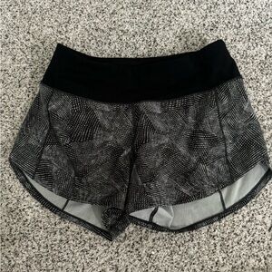 Size 4 lululemon speed up shorts